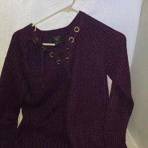 Kids maroon sweater ❤️❤️